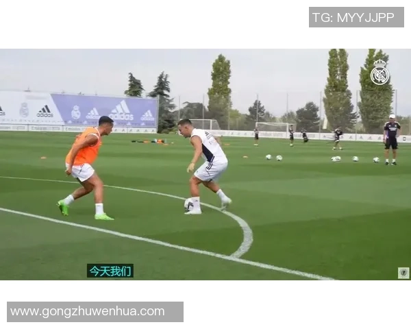 掌握足球简单过人技巧轻松突破防线提升球技的实用指南